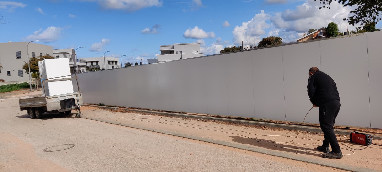 גידור איסכורית לבניין מגורים